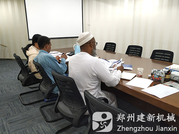 埃塞俄比亚客户到星空官方端网站登录入口-星空online(中国)参观访问